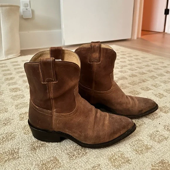 Frye Billy Short Boots - Picture 6 of 7